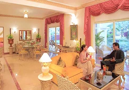 Golden Palms Picture Gallery