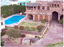 Narayan Niwas Castle 