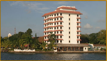 Luxury Hotels of Cochin - Reviews of Cochin Luxury Hotels in Kerala India