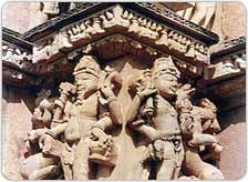 Architecture of Chhatarpur Mandir in Delhi