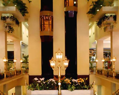 Le Meridien Hotel Bangalore - Lobby