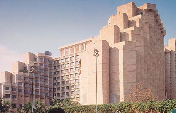 Hyatt Regency Hotel - Exterior 
