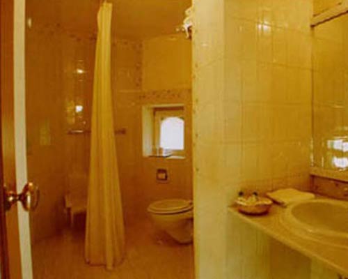 Himmatgarh Palace - Bathroom
