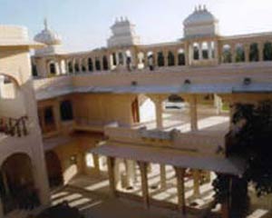 Hotel Fateh Bagh - Courtyard