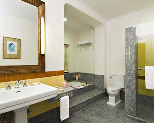Taj Sawai Madhopur Lodge - Bathroom