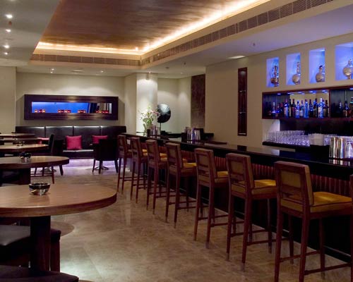 Taj Connemara Chennai - Bar