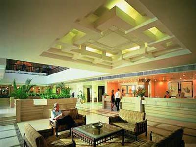 Trident Hilton Hotel Chennai - Lobby