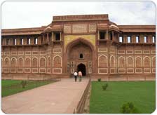 Nearby Tourist Attractions of the Taj Mahal