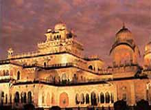 http://www.indianholiday.com/images/tourist-attractions/rajasthan/alwar/alwar-government-museum.jpg
