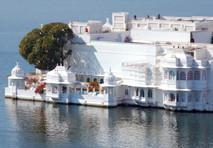 Taj And Ganges Tour