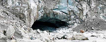 Auli - Ski Resort and Honeymoon Destination of Uttarakhand
