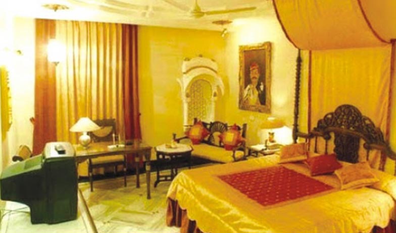Royal Palace Suite Room