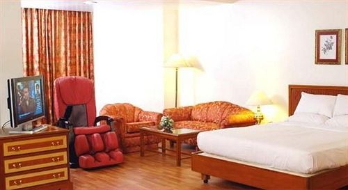 Business Suite Rooms in Capitol Hotel