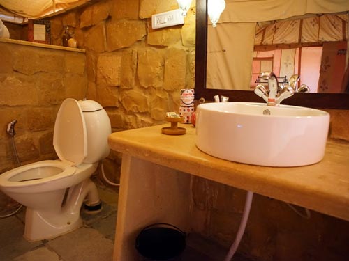 bathroom2-in-Damodra-Desert-Camp,-Jaisalmer