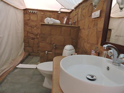 bathroom-in-Damodra-Desert-Camp,-Jaisalmer