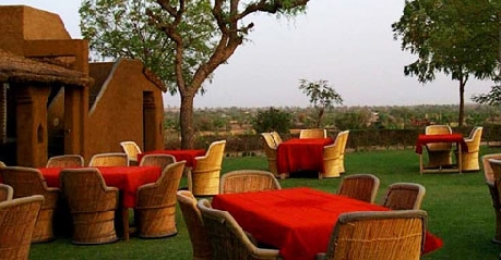 Resort Dining in Hotel Desert