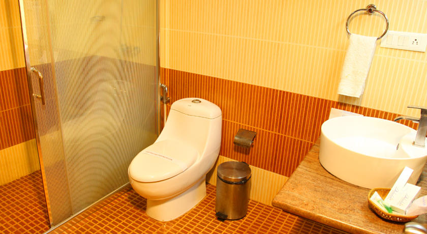 Bathroom in Deshadan Plaza Kochi