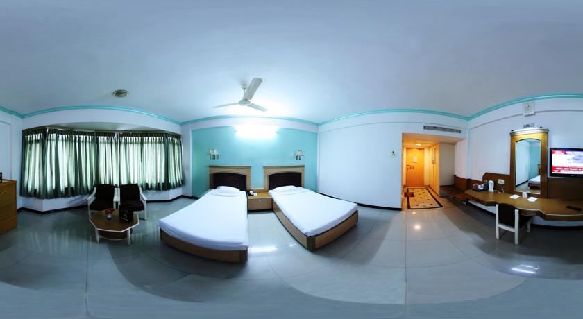  Deluxe AC Rooms in Femina Hotel In Trichy