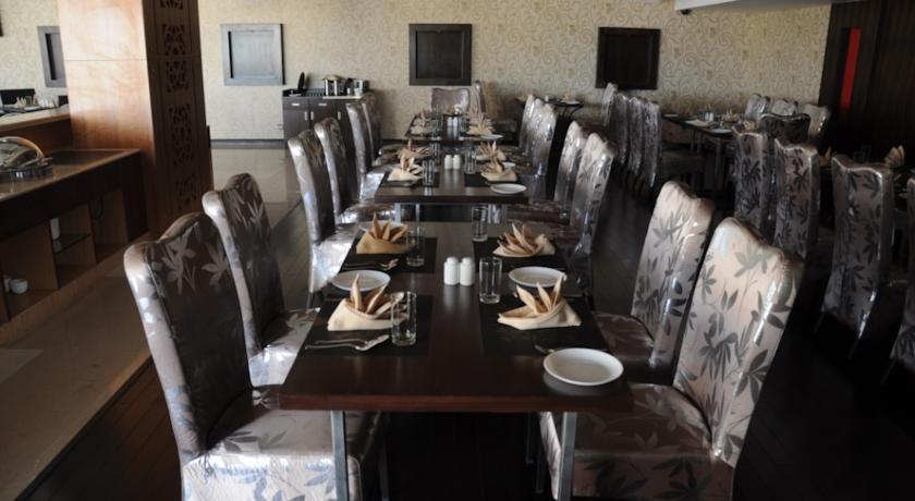 Dining2 in Fortune Select Grand Ridge Tirupati