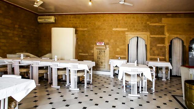 Dining2 in Hotel Himmatgarh Palace