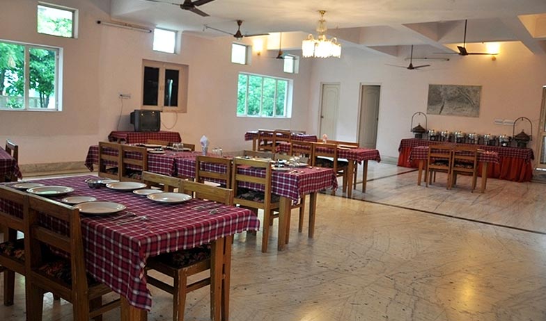 Dining in Hotel Amrit Resort