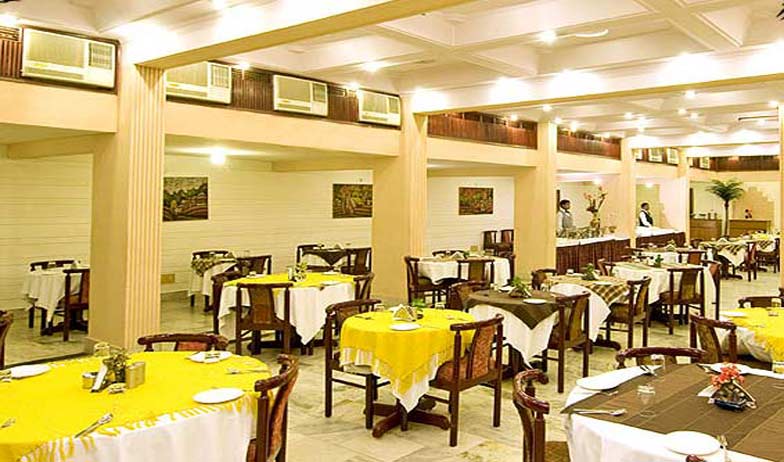 Dining2 in Hotel Atithi Agra