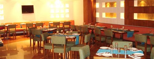 Dining in Hotel Clarks Inn, Alwar