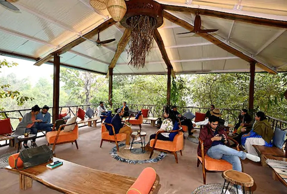 Kanha-Jungle-Camp-cafe