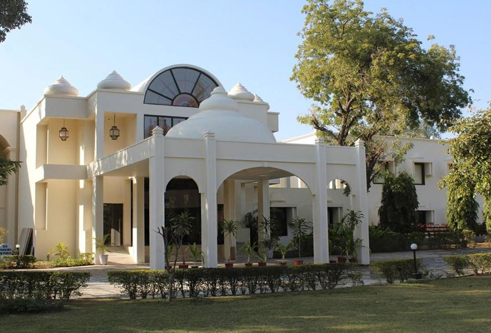mint-bundela-resort-khajuraho-front-view