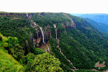 Nohsngithiang Falls