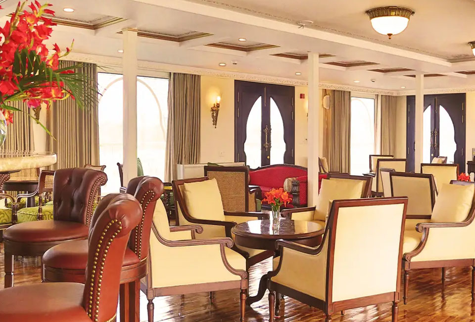 river-sutra-antara-luxury-river-cruise-meeting-room-2