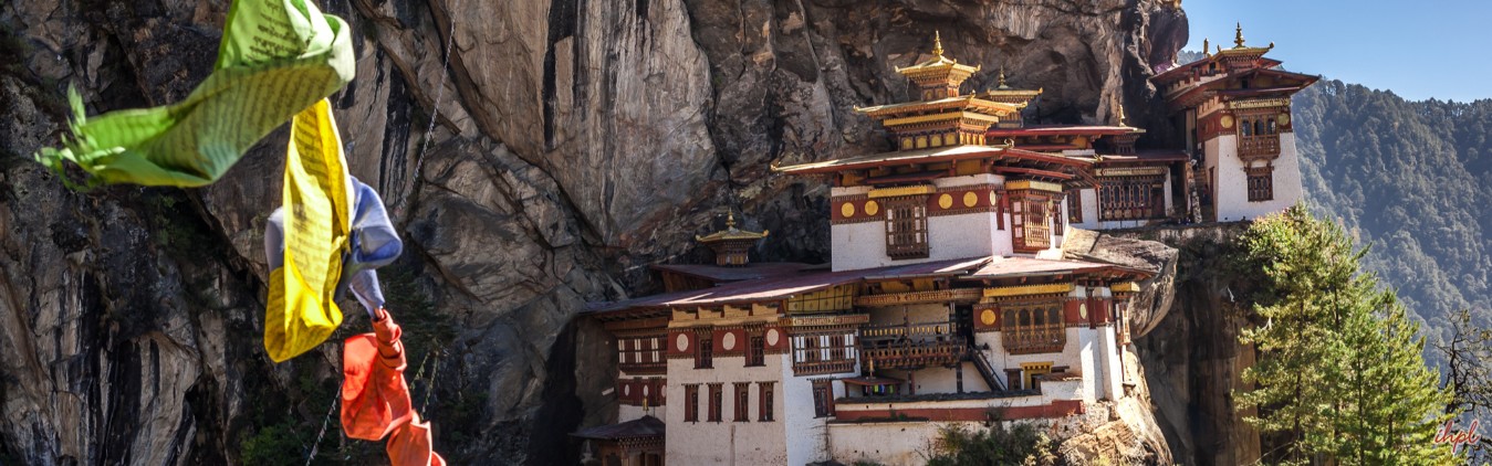 Delhi - Leh - Darjeeling - Pelling - Gangtok - Phuntsoling - Thimpu - Paro - Kathmandu - Delhi