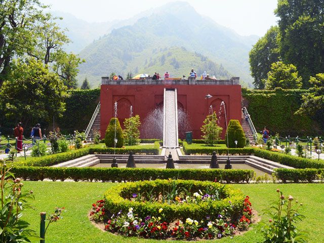 Chasma Shahi Garden in Srinagar