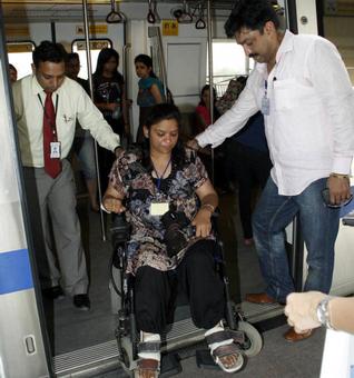 Same Level Flooring in the Delhi Metro Train