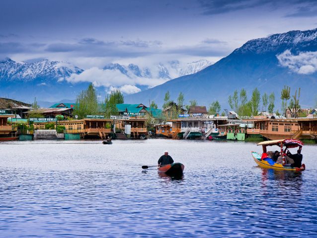 Srinagar: Family Vacation in India