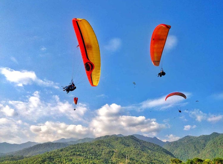 Enjoy Adventurous Paragliding at Bir Billing