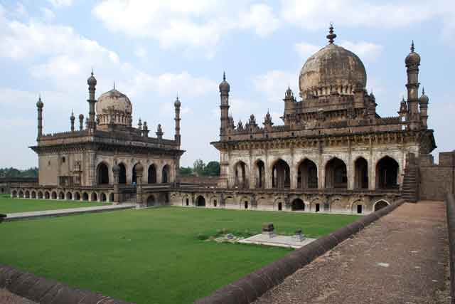 Best Places to Visit in Karnataka Bijapur