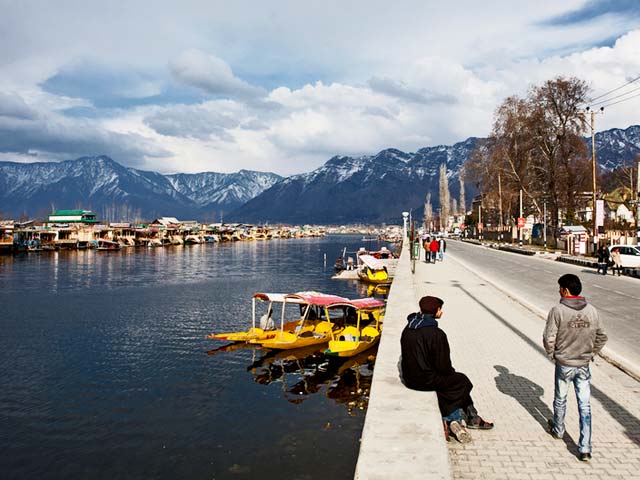 Boulward-Road-Srinagar