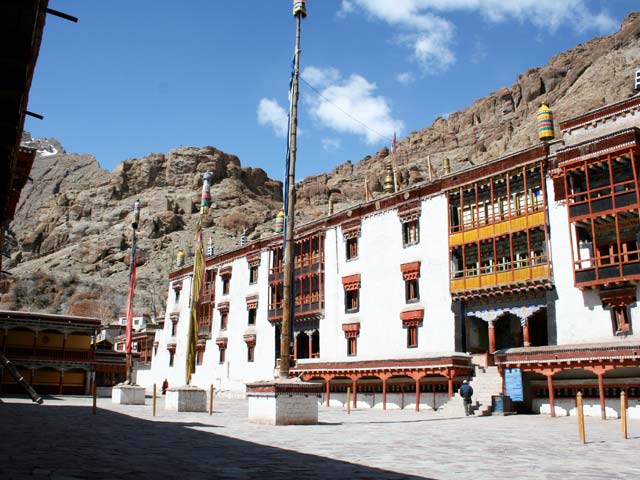 Hemis-moneastry