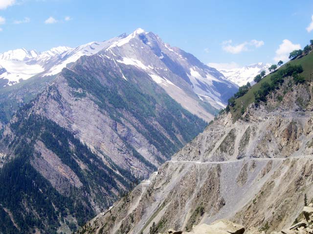 zojila-Pass-Sonmarg