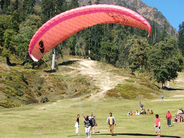 Paragliding in Manali