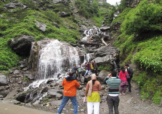 Rahalla Falls Manali