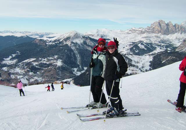 Skiing in Dayara Bugyal
