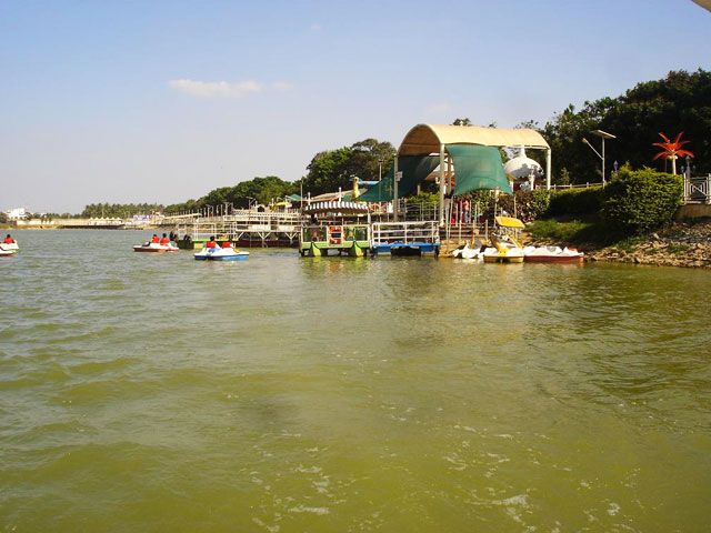 Bangalore with Kids:Nagavara Lake