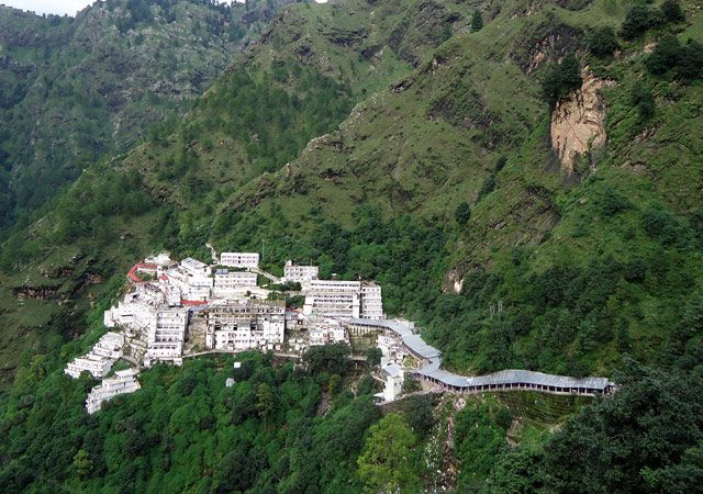 Vaishno Devi Temple: India's Best Temples for Religious Tours