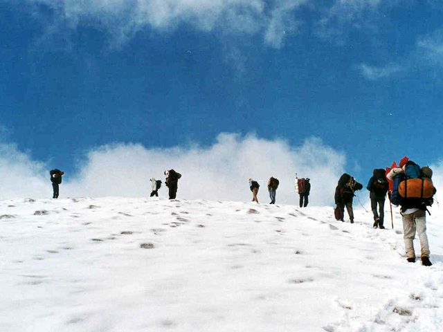 where to go for trekking in himalayas in monsoon