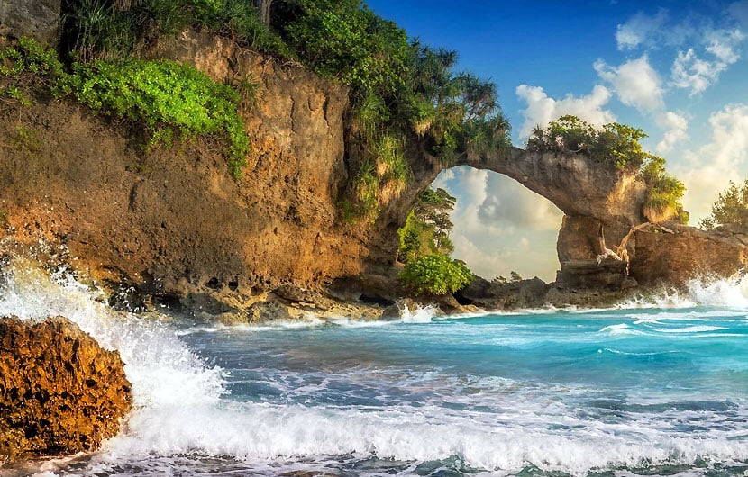 Natural-Bridge-at-Neil-Island-(Shaheed-Dweep)