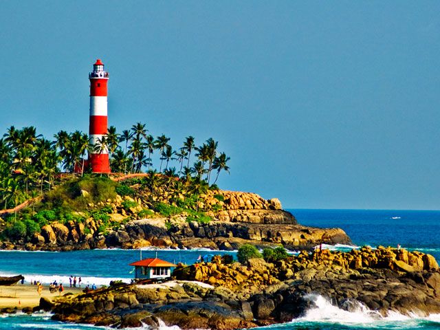 lighthouse-beach-kovalam-kerala