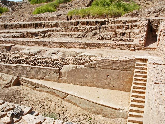 Dholavira in Kutch: historical places in gujarat