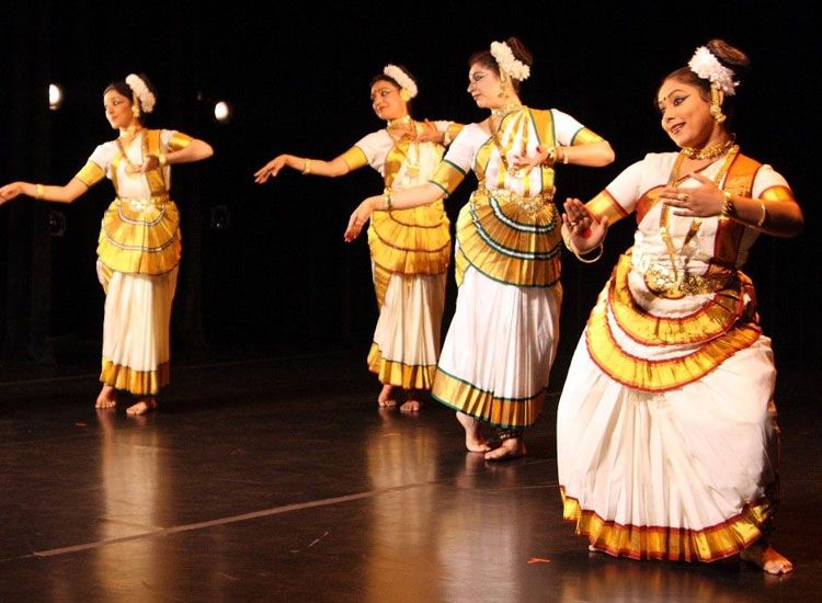 Mohiniyattam dance of kerala